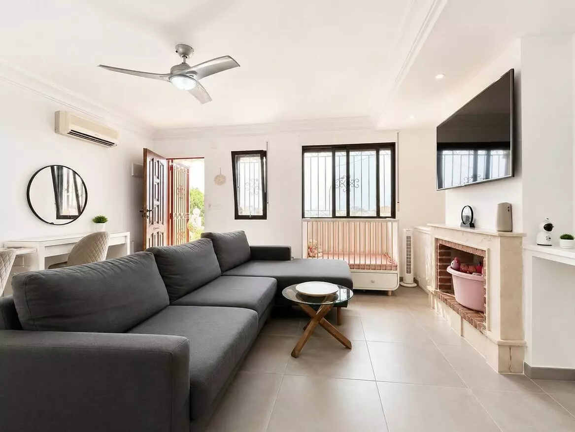 2-bedroom Villa In San Miguel De Salinas, Spain (77 M²)