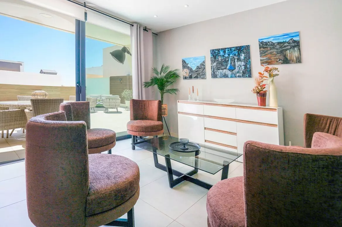 4-bedroom Villa In Benijofar, Spain (240 M²)
