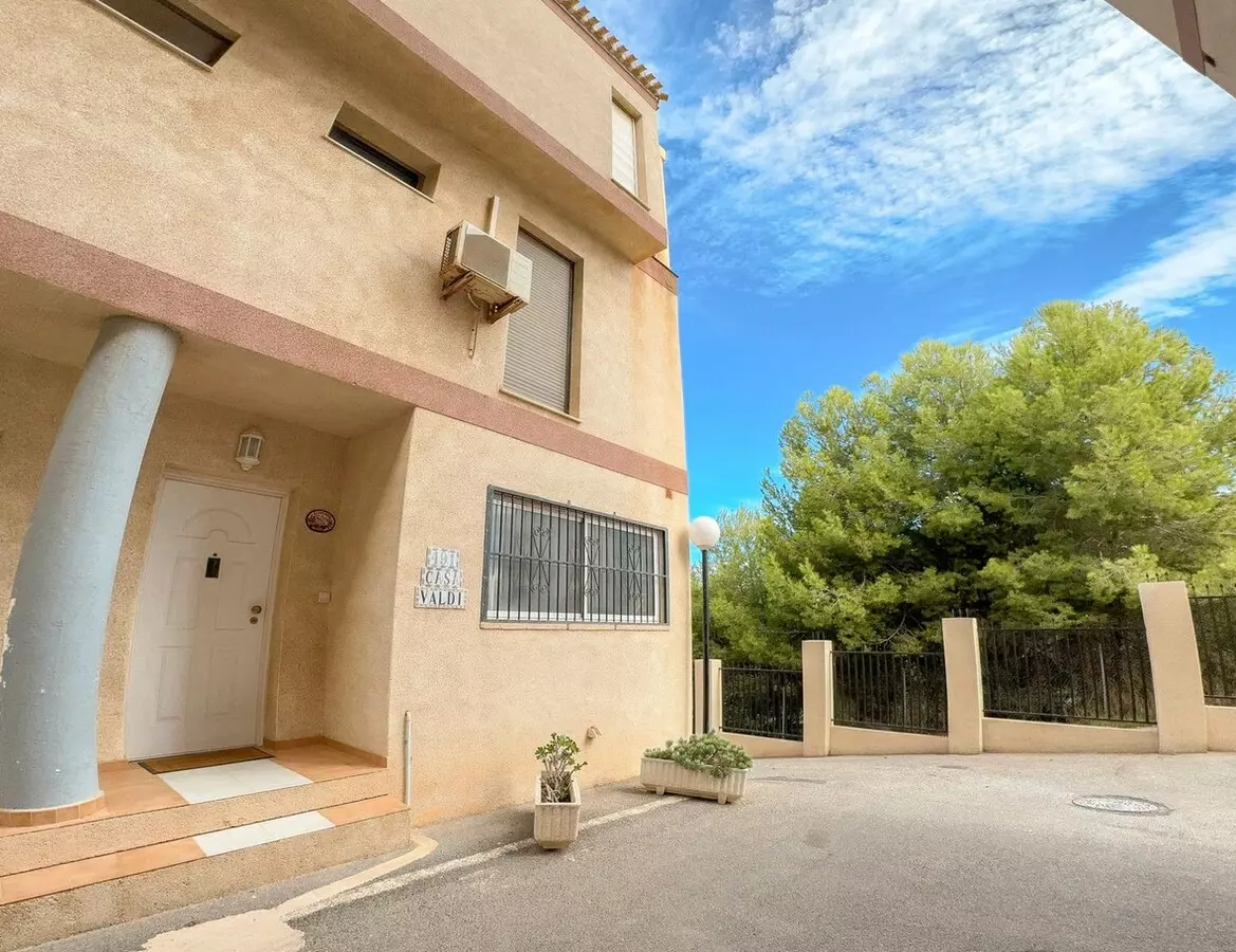 4-bedroom Apartment In Orihuela Costa, Spain (157 M²)