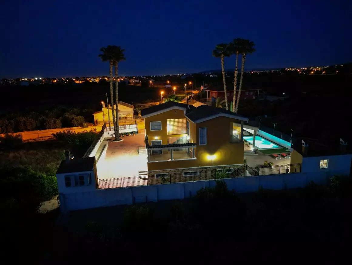 4-bedroom Villa In Orihuela, Spain (1.000 M²)