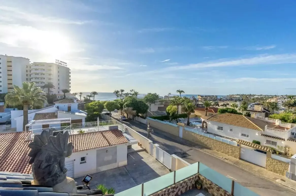 4-bedroom Villa In Orihuela Costa, Spain (400 M²)