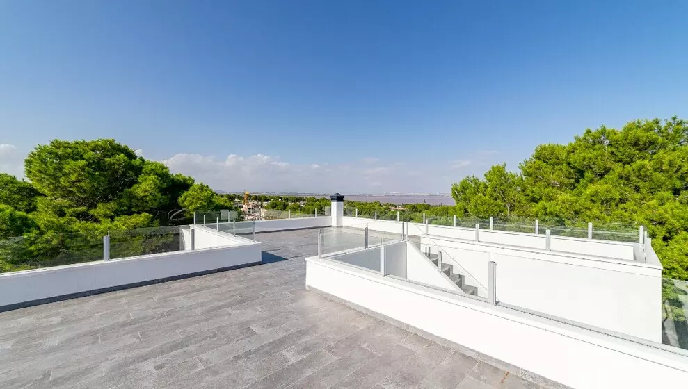 6-bedroom Villa In Torrevieja, Spain (286 M²)
