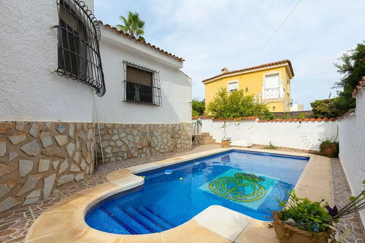 5-bedroom Villa In Rojales, Spain (232 M²)