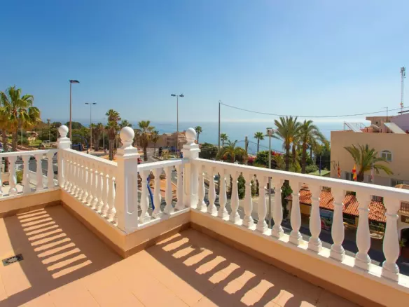 4-bedroom Villa In Torrevieja, Spain (180 M²)