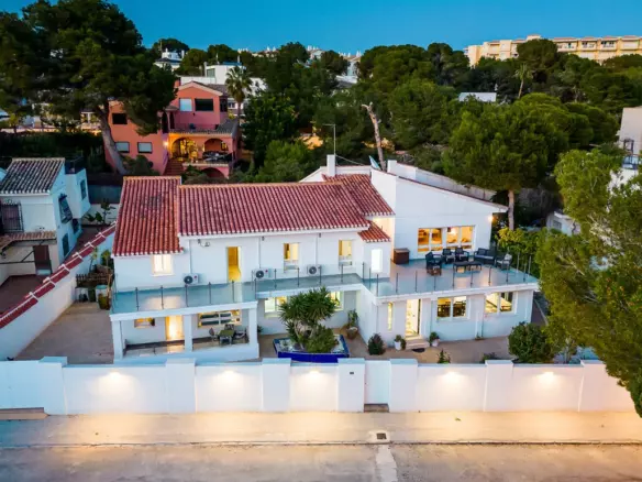 7-bedroom Villa In Orihuela Costa, Spain (512 M²)