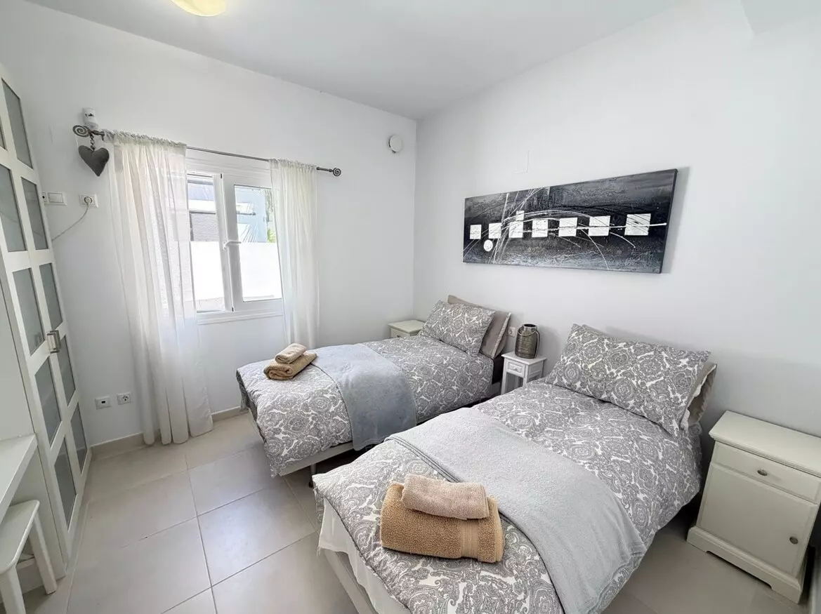 4-bedroom Villa In Pilar De La Horadada, Spain (160 M²)