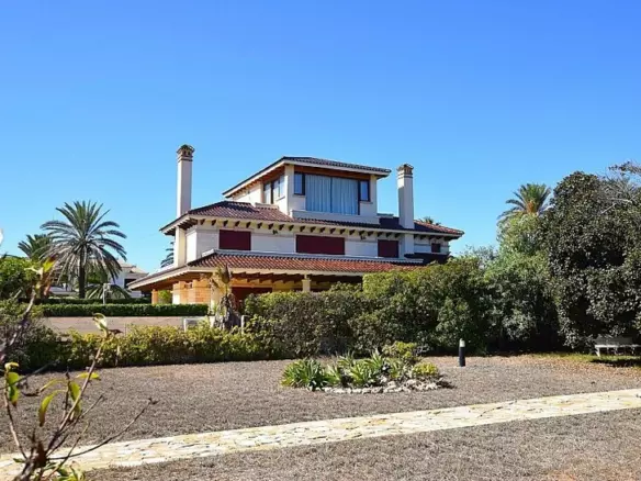 7-bedroom Villa In Cabo Roig, Spain (600 M²)