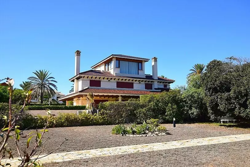 7-bedroom Villa In Cabo Roig, Spain (600 M²)