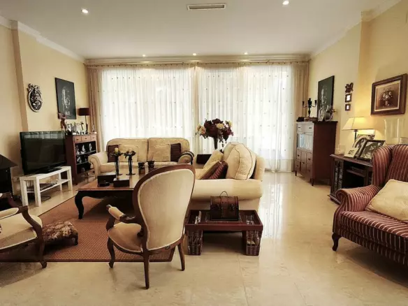 4-bedroom Villa In Alicante, Spain (405 M²)