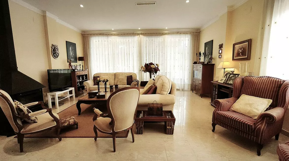 4-bedroom Villa In Alicante, Spain (405 M²)