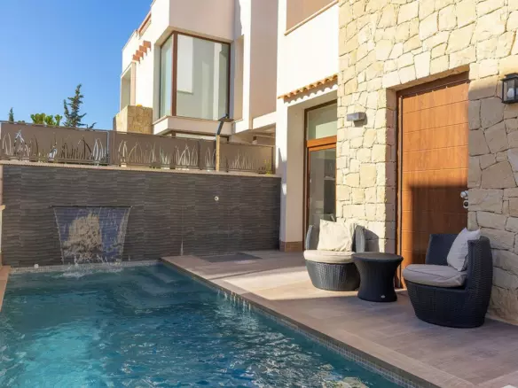 3-bedroom Villa In Rojales, Spain (153 M²)