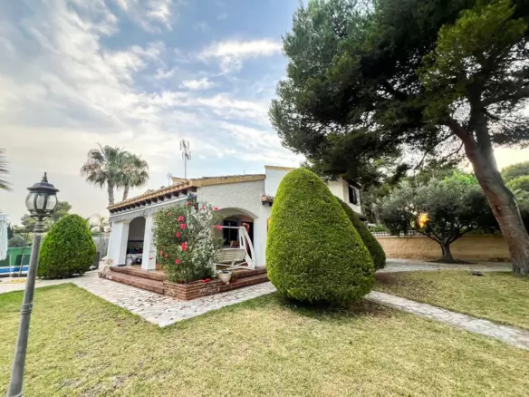 4-bedroom Villa In Orihuela Costa, Spain (200 M²)