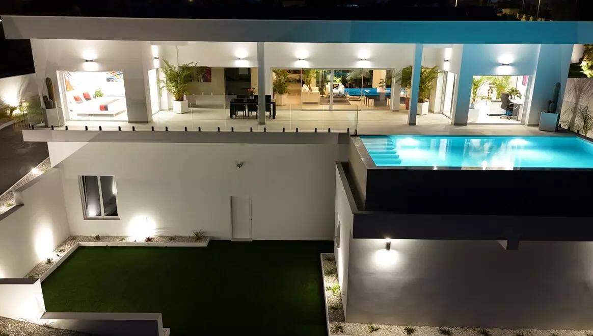 5-bedroom Villa In San Fulgencio, Spain (487 M²)