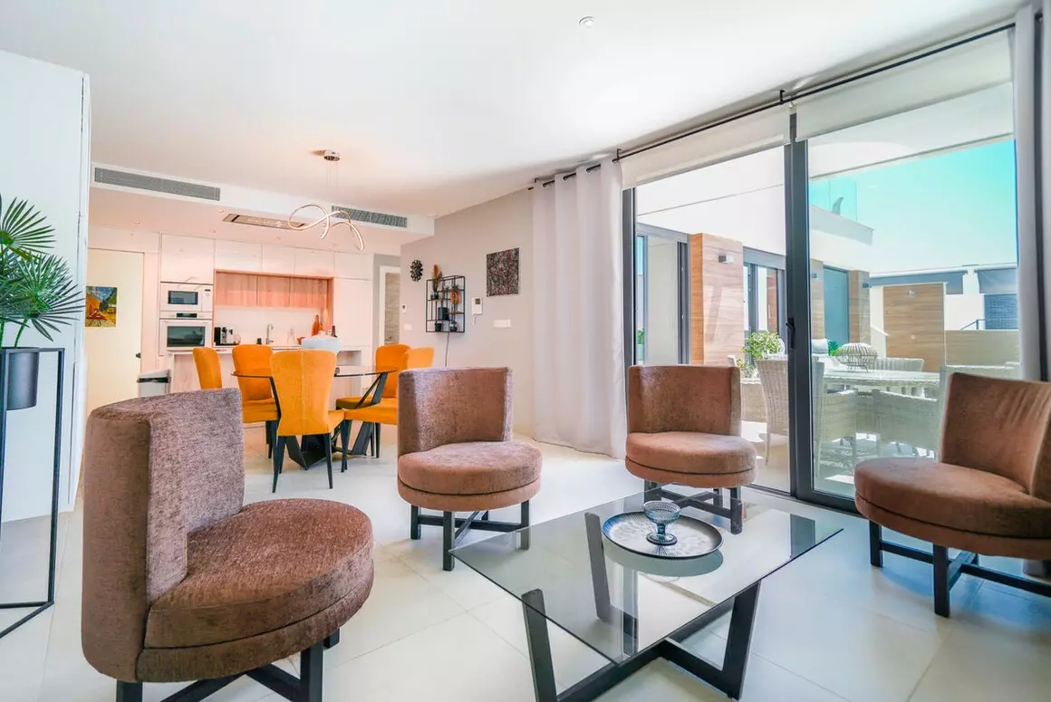 4-bedroom Villa In Benijofar, Spain (240 M²)