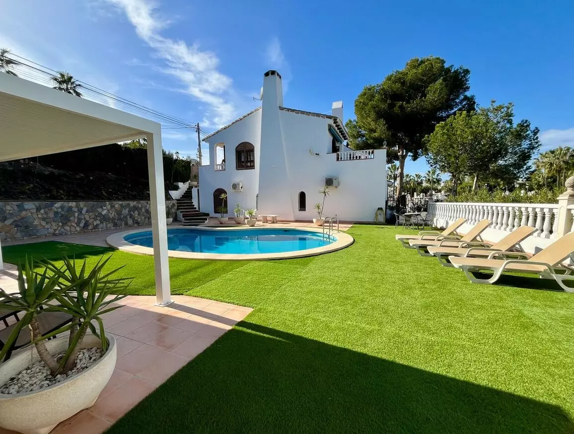 4-bedroom Villa In Orihuela Costa, Spain (184 M²)