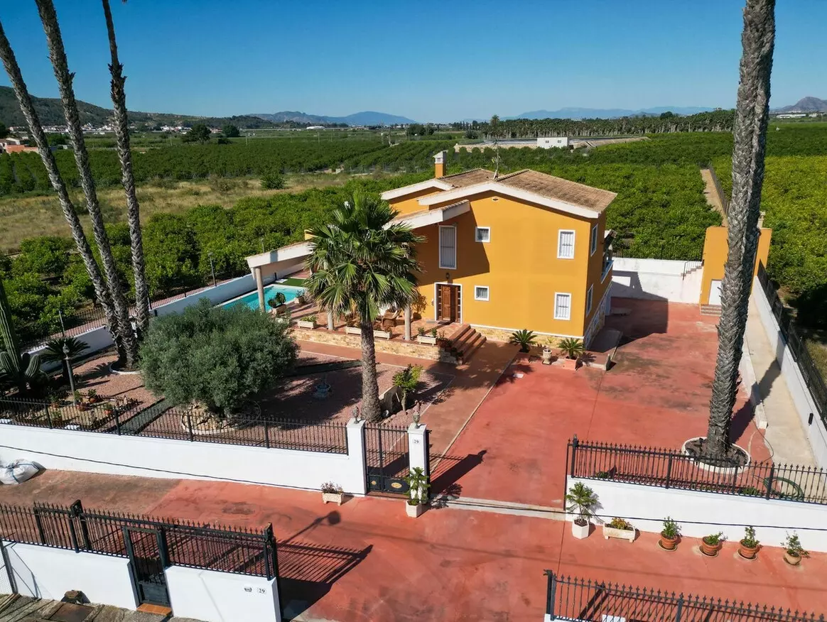 4-bedroom Villa In Orihuela, Spain (1.000 M²)