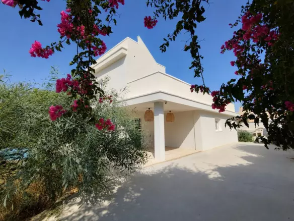 4-bedroom Villa In Rojales, Spain (312 M²)
