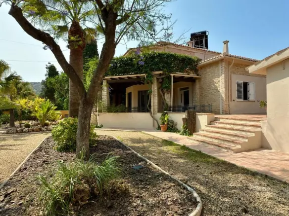 6-bedroom Villa In Alicante, Spain (500 M²)