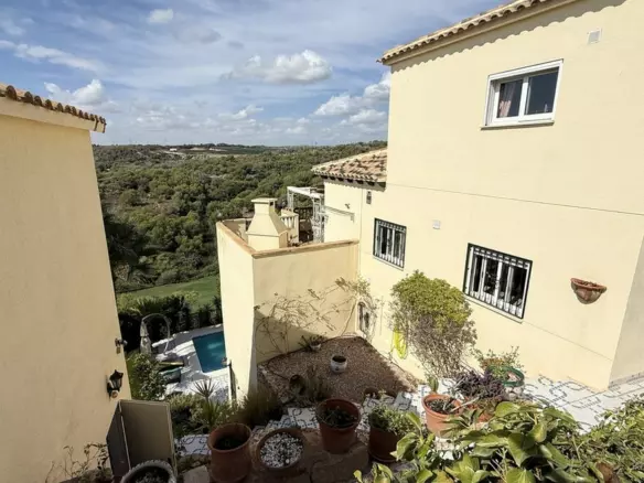 5-bedroom Villa In Orihuela Costa, Spain (214 M²)