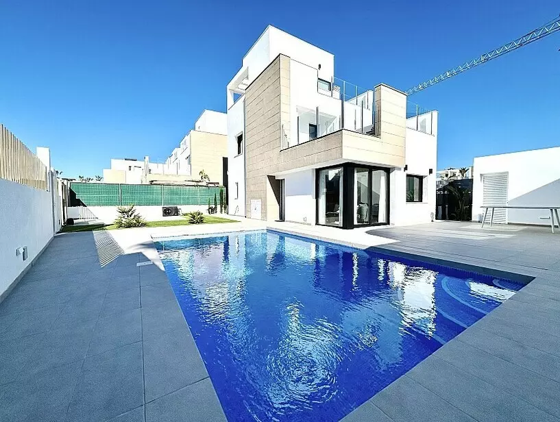 3-bedroom Villa In Guardamar Del Segura, Spain (180 M²)
