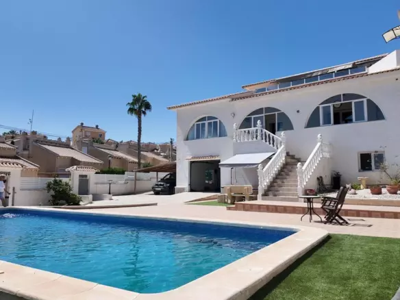 5-bedroom Villa In San Miguel De Salinas, Spain (557 M²)