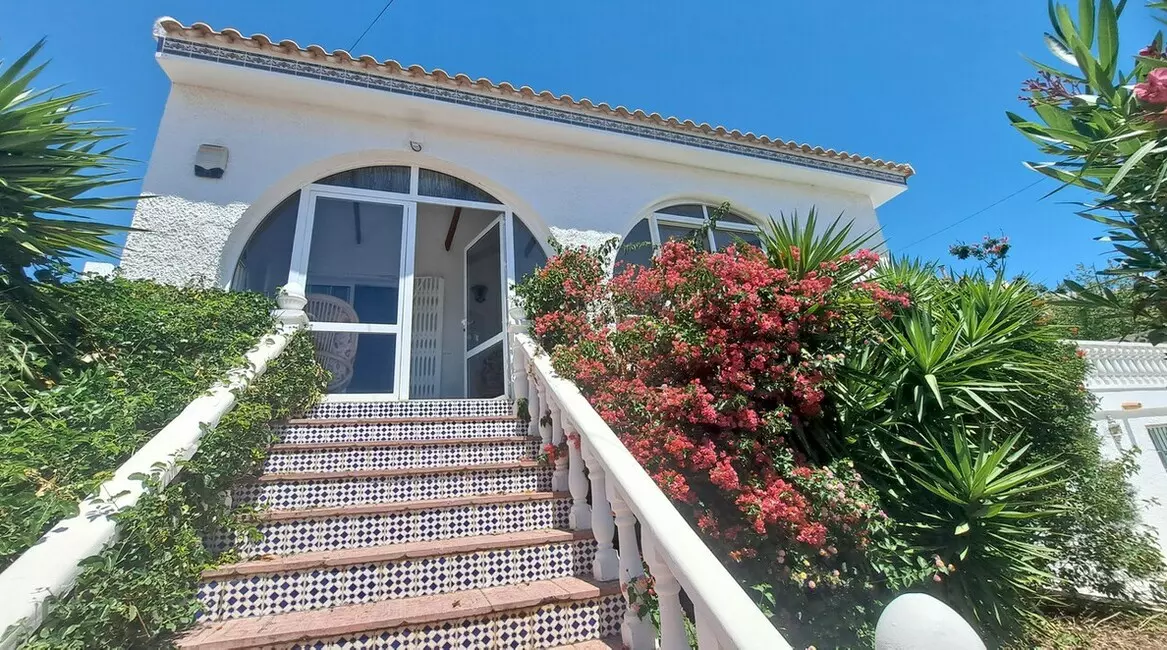 3-bedroom Villa In San Miguel De Salinas, Spain (173 M²)
