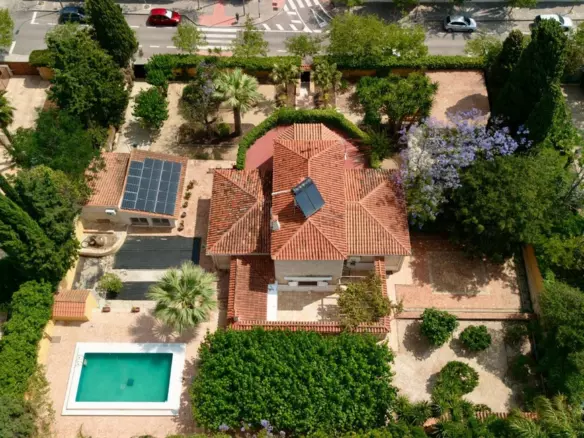 6-bedroom Villa In Alicante, Spain (500 M²)