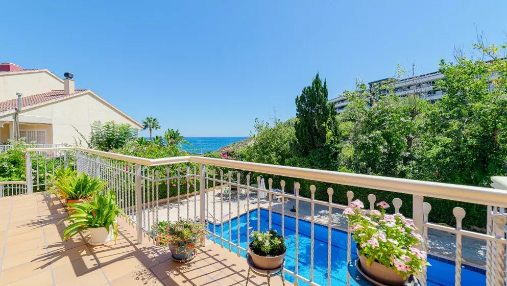 4-bedroom Villa In Orihuela Costa, Spain (487 M²)
