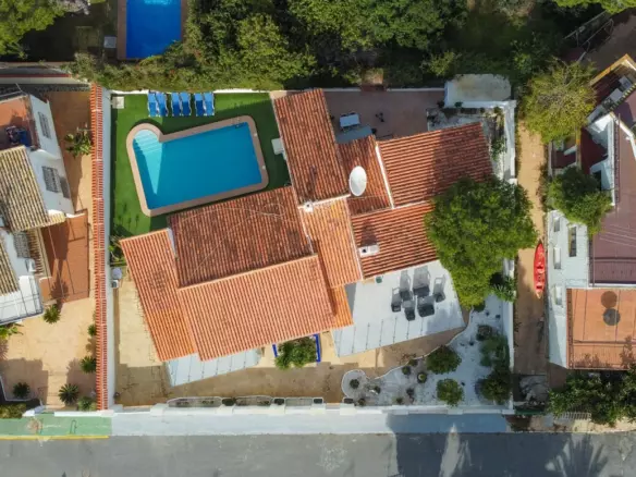 8-bedroom Villa In Orihuela Costa, Spain (446 M²)