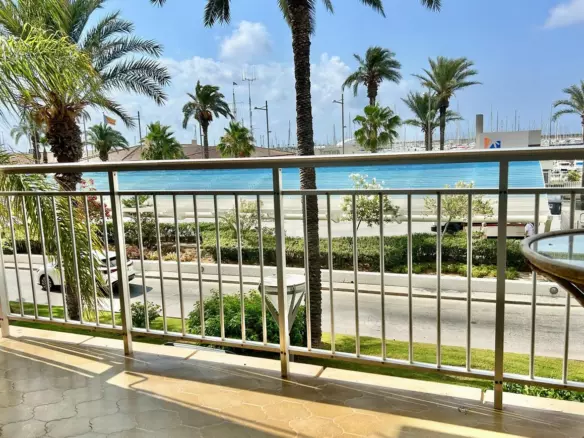 4-bedroom Apartment In Torrevieja, Spain (164 M²)