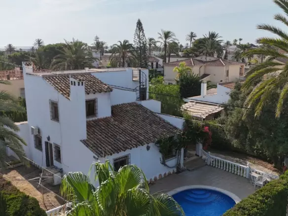 4-bedroom Villa In Cabo Roig, Spain (140 M²)