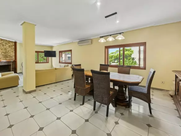7-bedroom Villa In Orihuela Costa, Spain (450 M²)