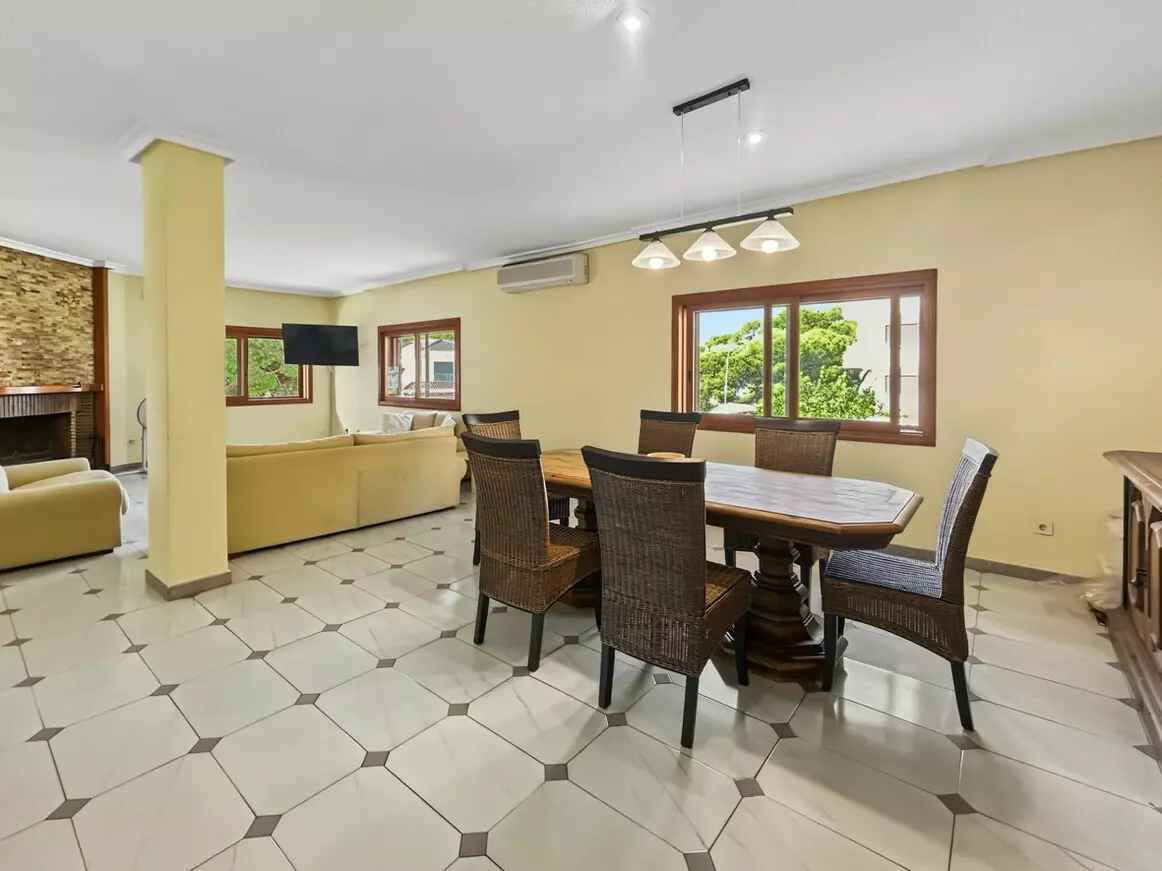 7-bedroom Villa In Orihuela Costa, Spain (450 M²)