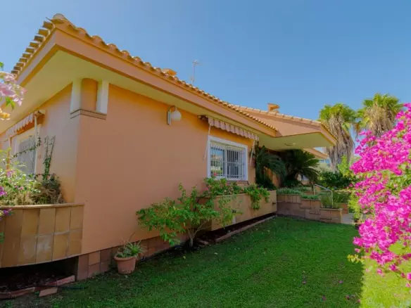 4-bedroom Villa In Orihuela Costa, Spain (487 M²)