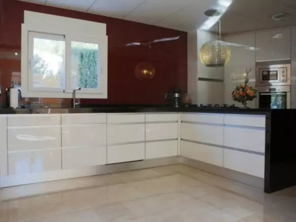 4-bedroom Villa In Alicante, Spain (464 M²)