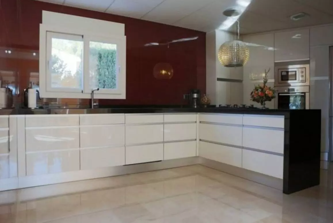 4-bedroom Villa In Alicante, Spain (464 M²)