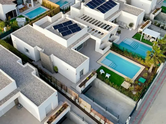 4-bedroom Villa In Algorfa, Spain (362 M²)