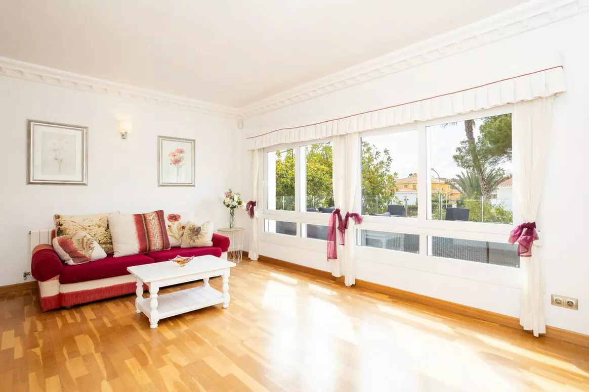 8-bedroom Villa In Orihuela Costa, Spain (446 M²)