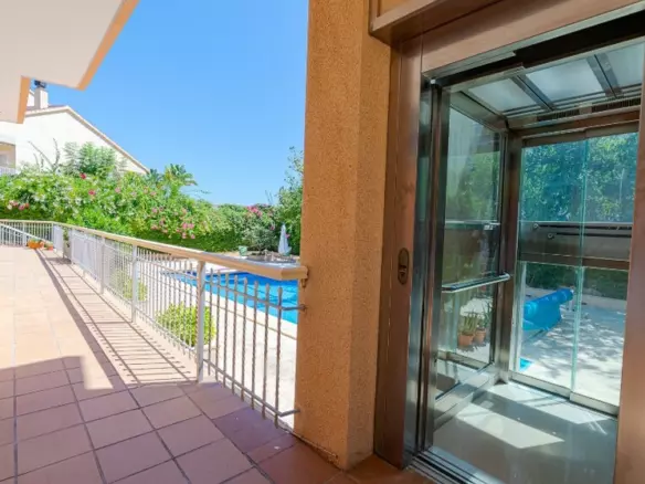 4-bedroom Villa In Orihuela Costa, Spain (487 M²)