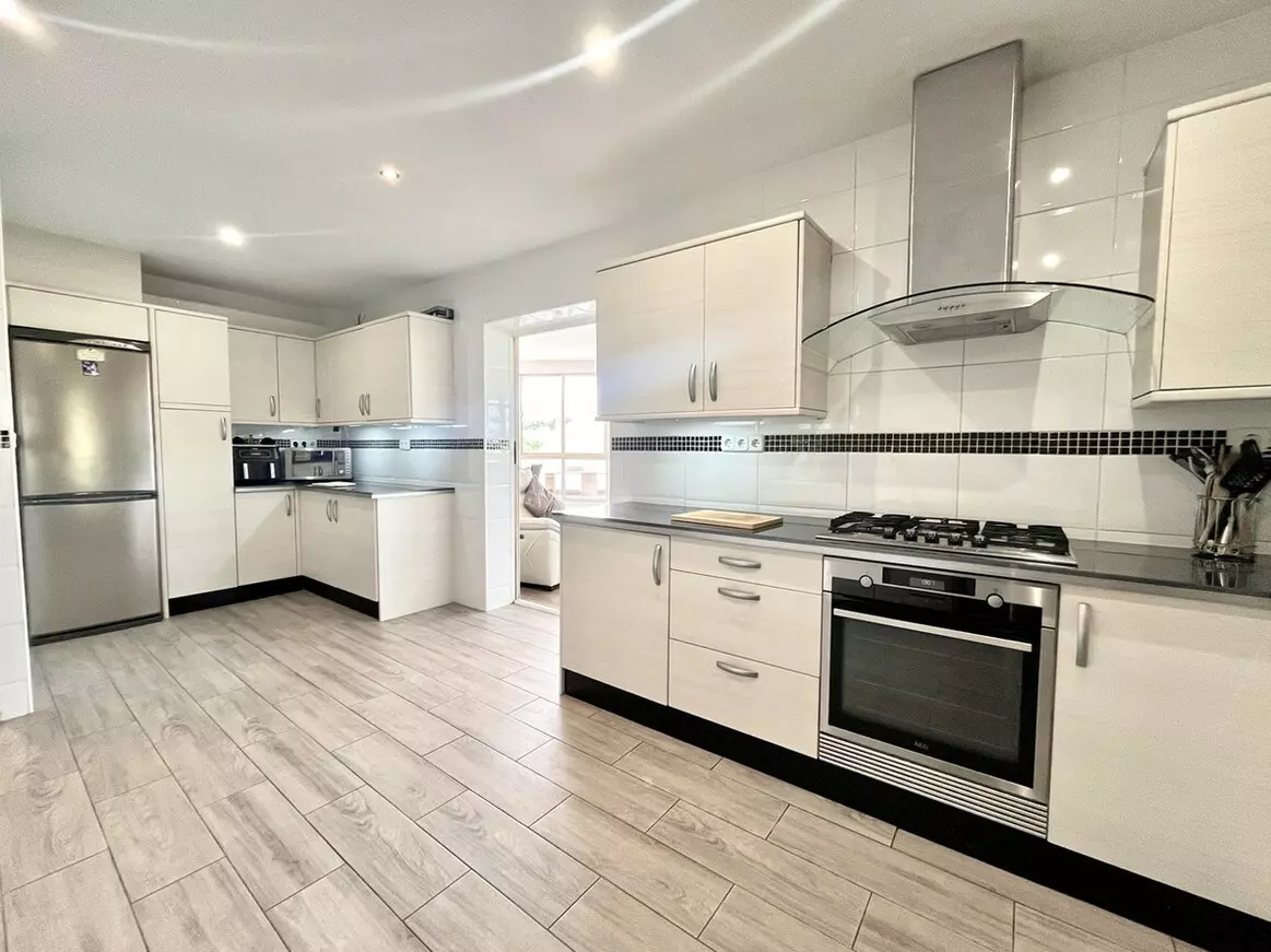3-bedroom Villa In Pilar De La Horadada, Spain (217 M²)