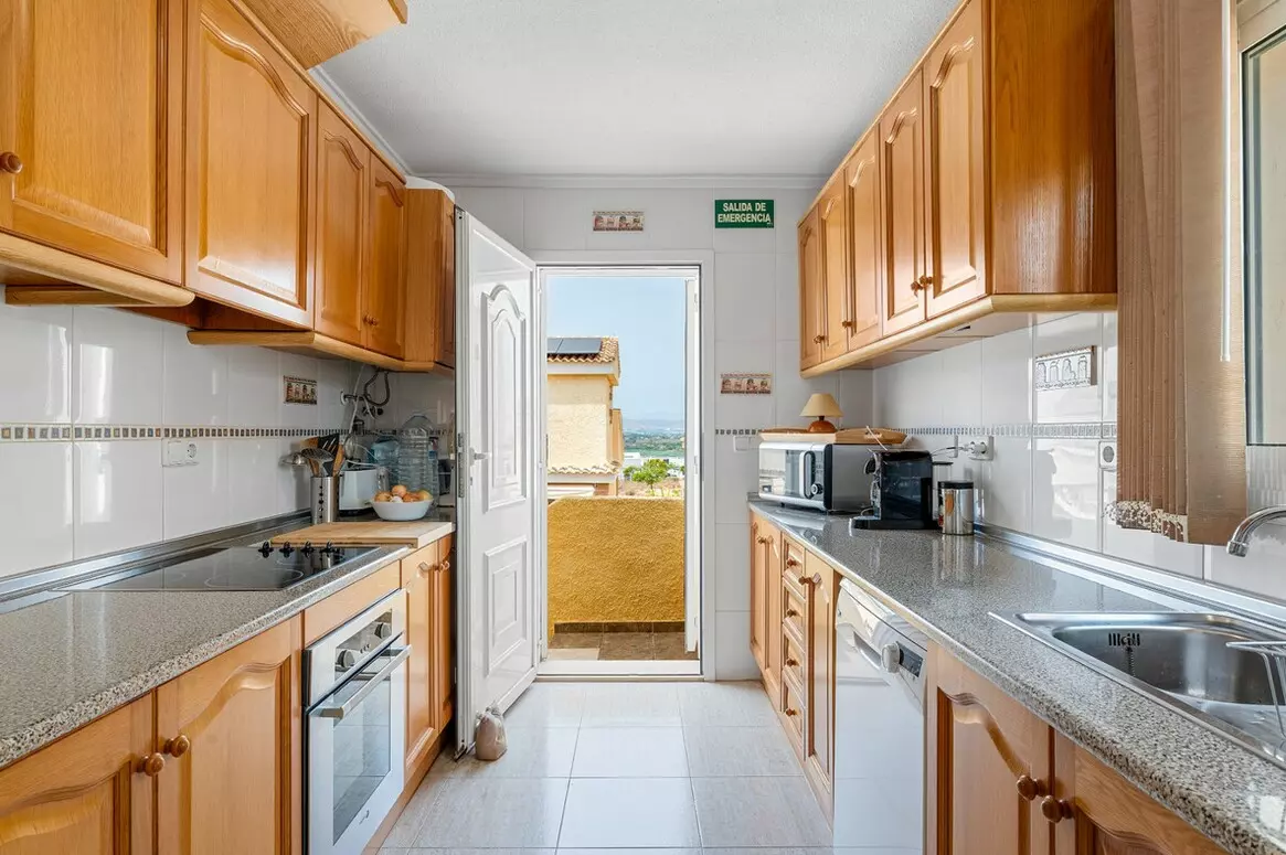 3-bedroom Villa In Santa Pola, Spain (195 M²)