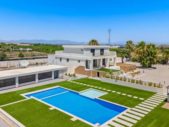 8-bedroom Country House In Los Montesinos, Spain (790 M²)