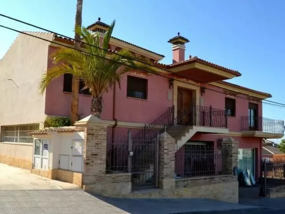 4-bedroom Villa In San Miguel De Salinas, Spain (245 M²)