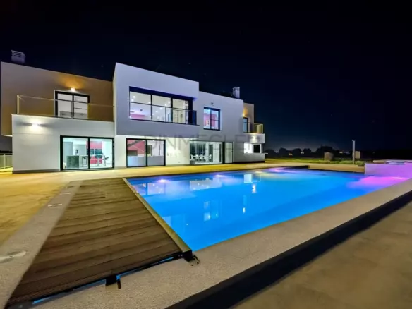 5-bedroom Villa In San Fulgencio, Spain (506 M²)