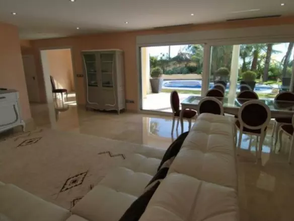 4-bedroom Villa In Alicante, Spain (464 M²)