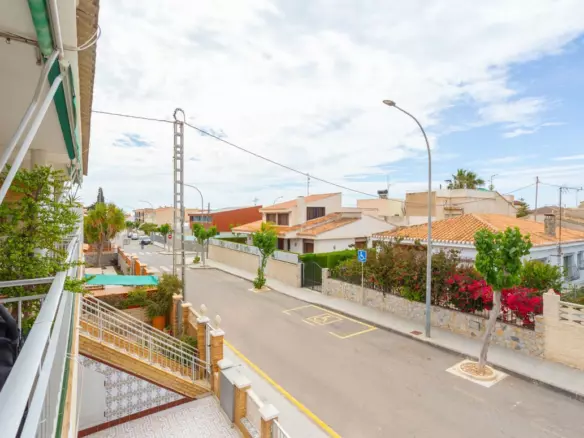 3-bedroom Apartment In Pilar De La Horadada, Spain (70 M²)