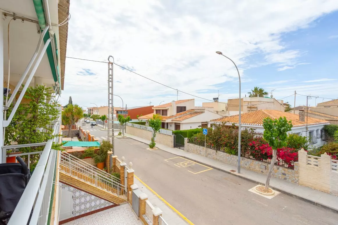3-bedroom Apartment In Pilar De La Horadada, Spain (70 M²)