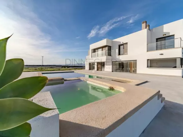 5-bedroom Villa In San Fulgencio, Spain (506 M²)