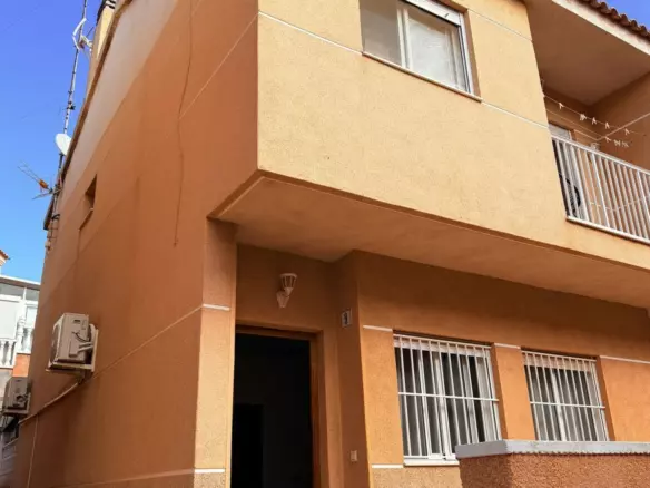 4-bedroom Villa In Santa Pola, Spain (90 M²)