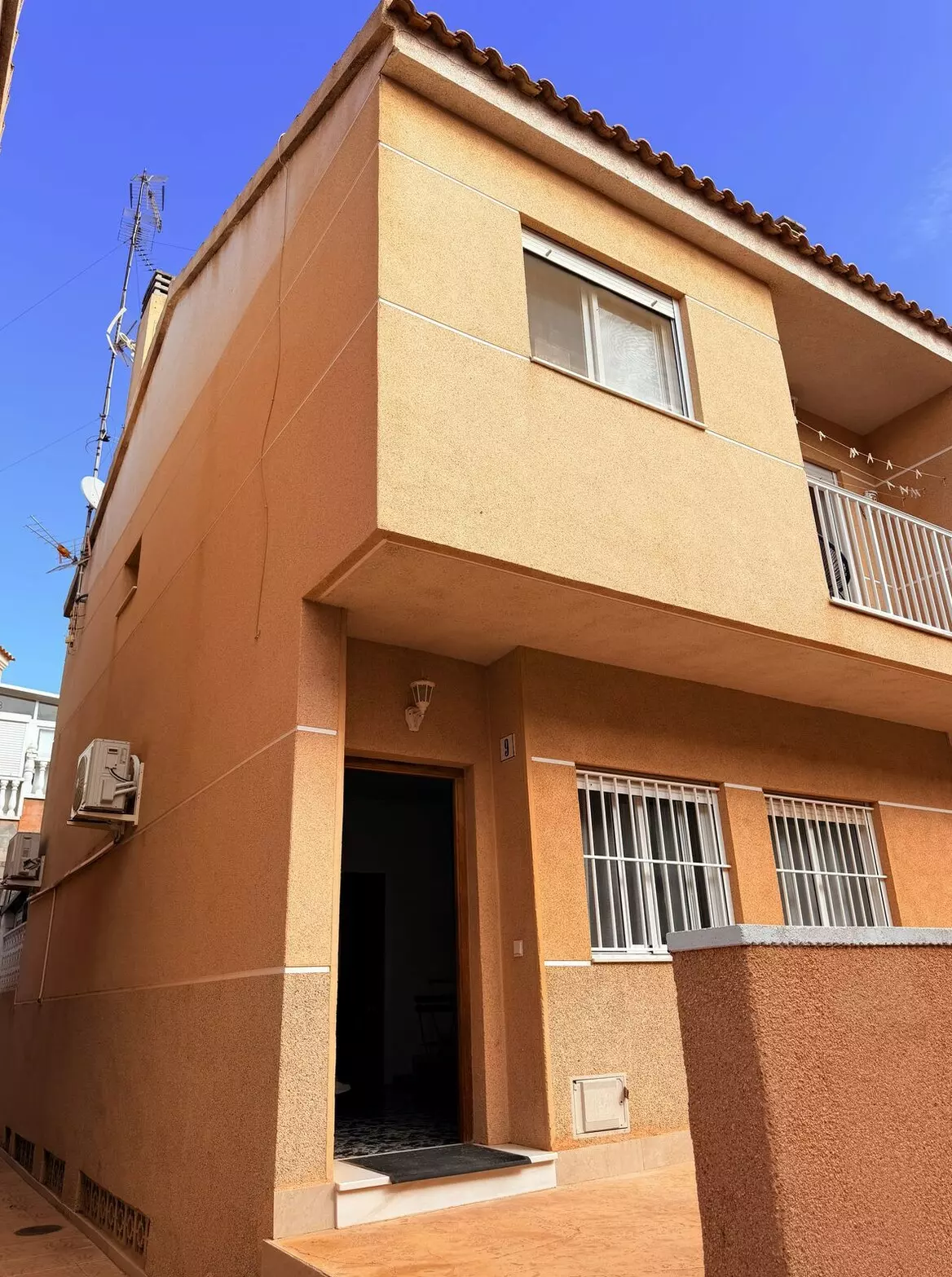 4-bedroom Villa In Santa Pola, Spain (90 M²)